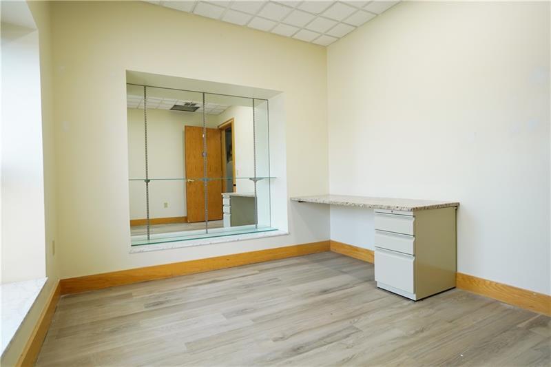 More Photos Of 10431 Perry Hwy, Wexford Office For Sale