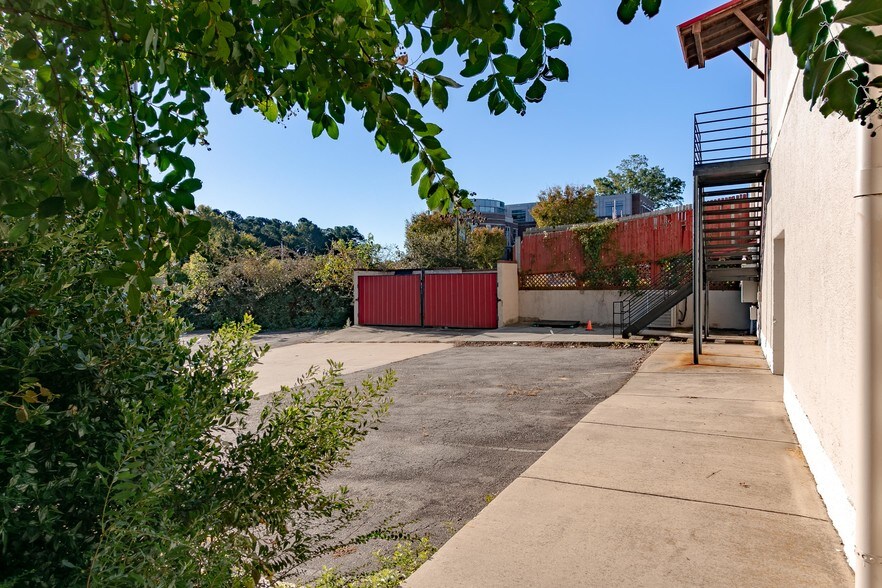 More Photos Of 203 Brooks St, Wake Forest Freestanding For Sale