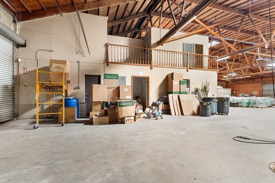 More Photos Of 15610 S Main St, Gardena Distribution For Sale