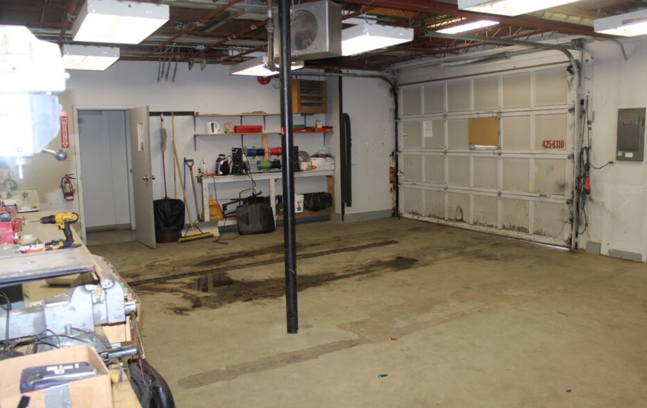 More Photos Of 10538 114th St NW, Edmonton Office For Sale