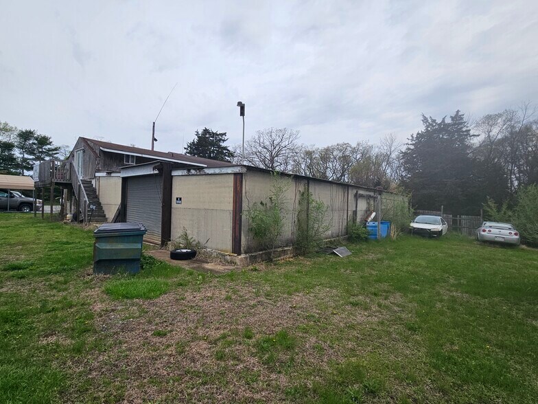 More Photos Of 1737 S Burlington Rd, Bridgeton Flex For Sale