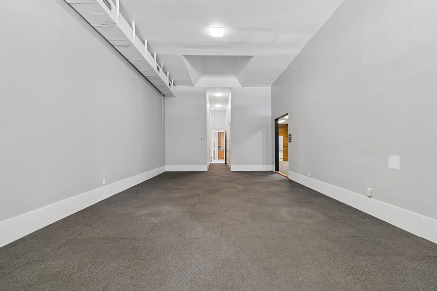 More Photos Of 2801-2805 Dr Martin Luther King Jr St N, Saint Petersburg Storefront Retail Office For Lease