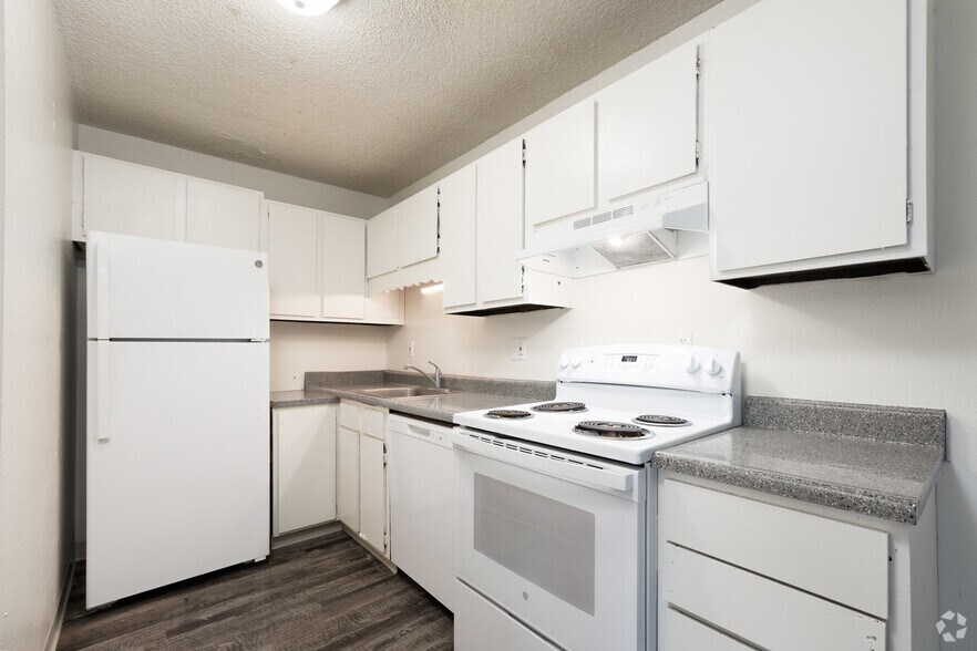 More Photos Of 2025 Jerry Murphy Rd, Pueblo Apartments For Sale