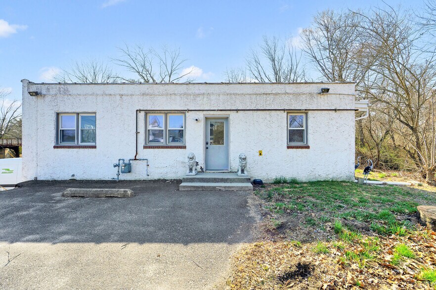 More Photos Of 601-607 White Horse Pike, Hammonton Office For Sale