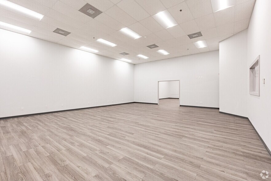 Primary Photo Of 11260 Fortune Cir, Wellington Warehouse For Lease