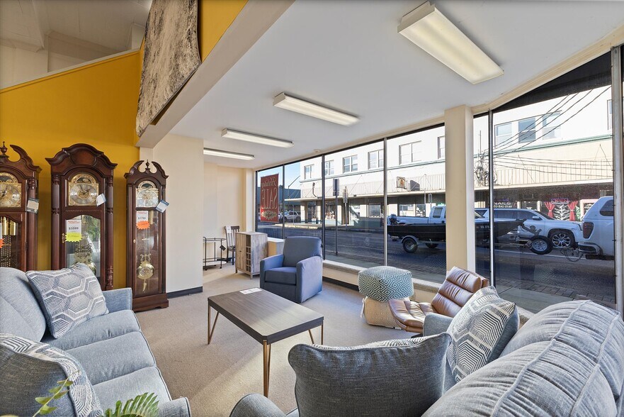 More Photos Of 301 Main Ave, Tillamook General Retail For Sale