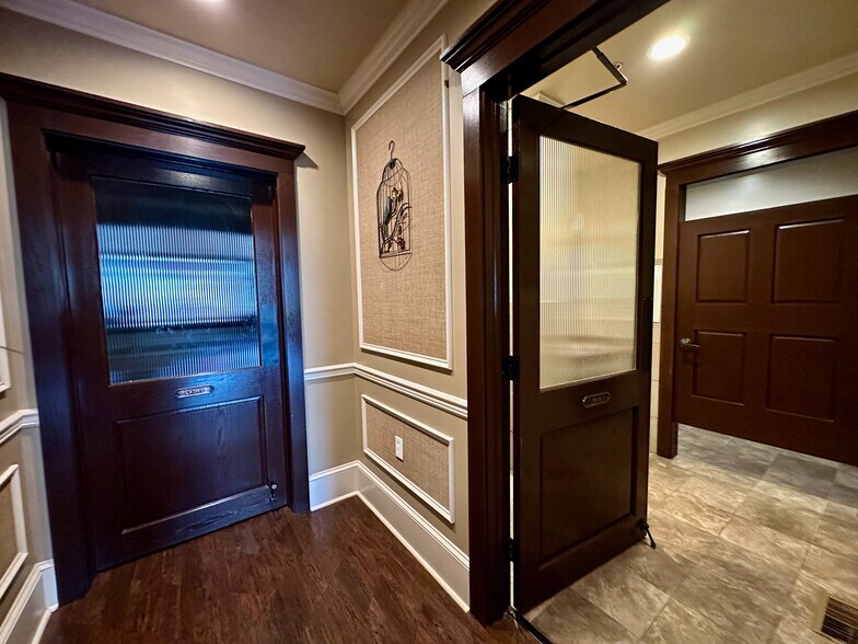 More Photos Of 1 Public Sq, Holley Apartments For Sale