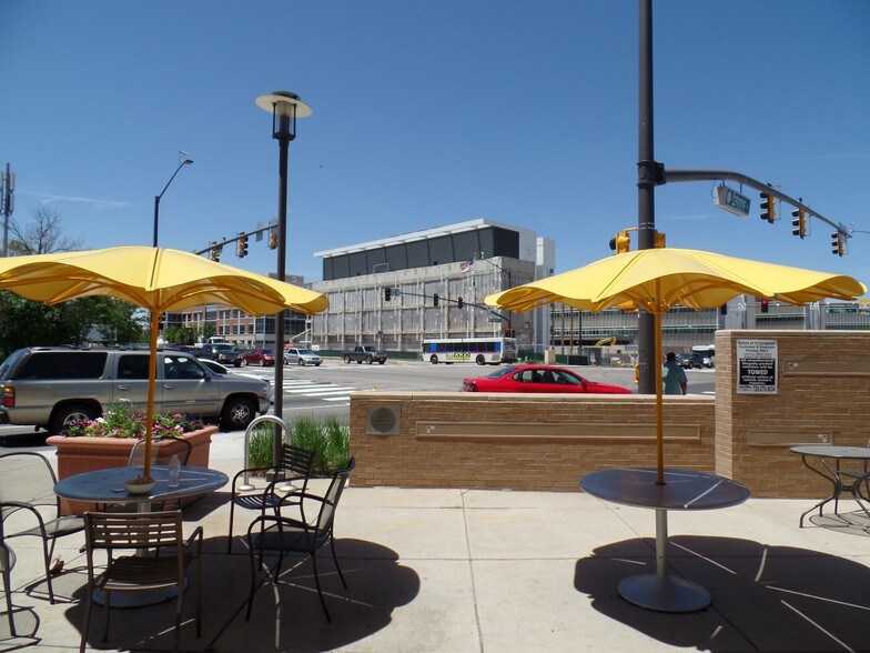 More Photos Of 13700 E Colfax Ave, Aurora Freestanding For Lease