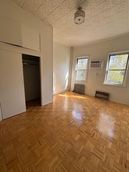 More Photos Of 395 Manhattan Ave, New York Apartments For Sale