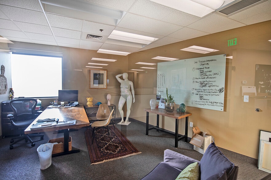 More Photos Of 1460 Overlook Dr, Lafayette Manufacturing For Lease