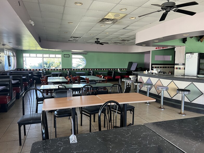 Primary Photo Of 223 9th Ave S, Jacksonville Beach Restaurant For Lease