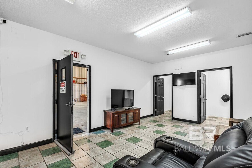 More Photos Of 20870 State Highway 59, Robertsdale Freestanding For Lease