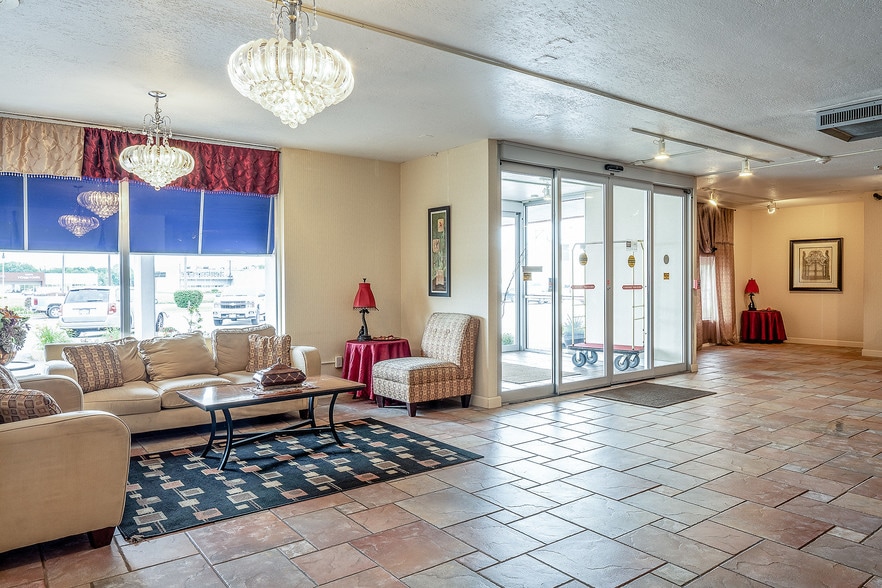 More Photos Of 2759 Mount Pleasant St, Burlington Hotel For Sale