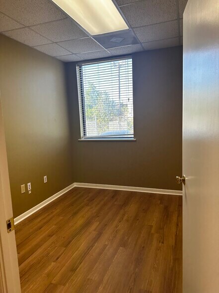More Photos Of 3285 Associate Dr, North Charleston Light Distribution For Sale