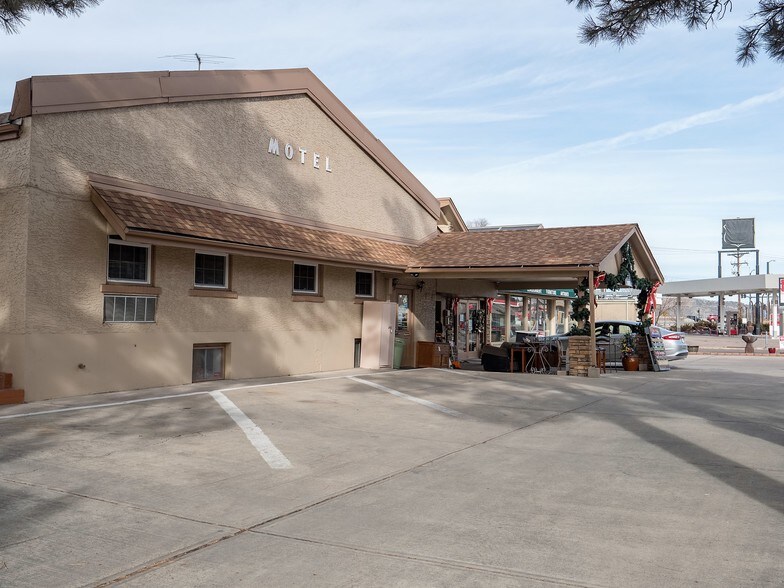 More Photos Of 807 Wilcox St, Castle Rock Storefront For Sale