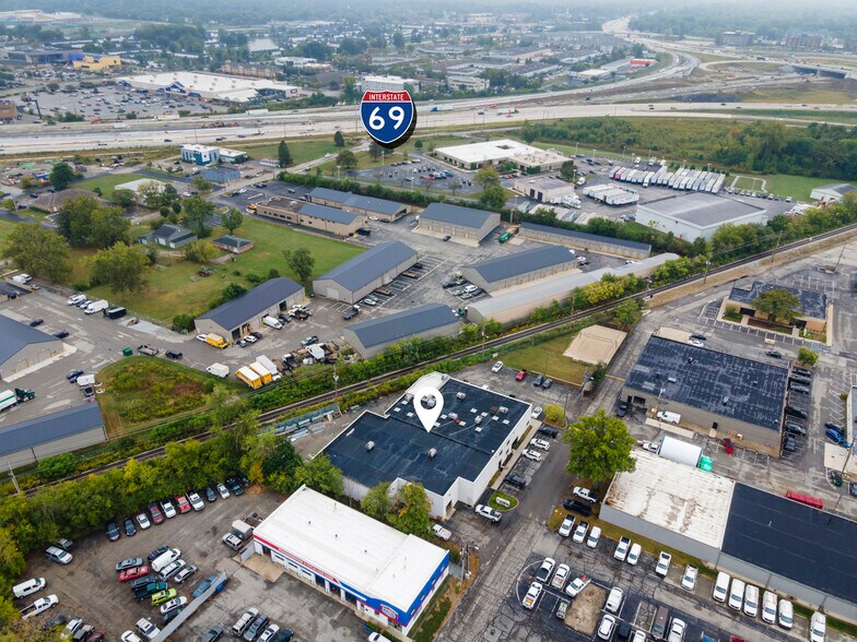 More Photos Of 8035 Craig St, Indianapolis Light Distribution For Lease