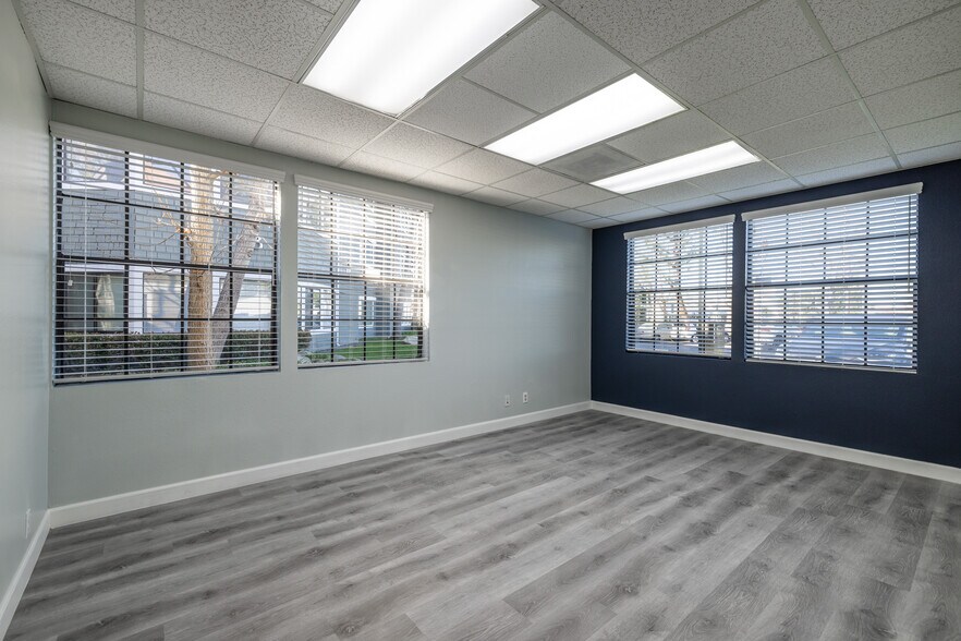 More Photos Of 2900 Bristol St, Costa Mesa Office For Sale