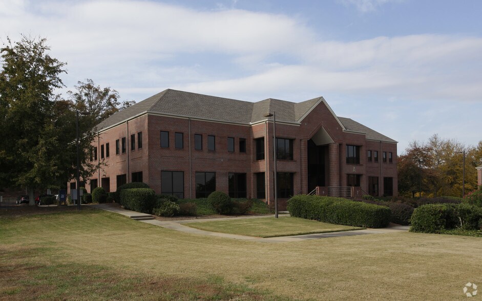 More Photos Of 330 Pelham Rd, Greenville Medical For Lease