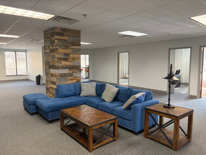 More Photos Of 7000 Stonewood Dr, Wexford Medical For Lease