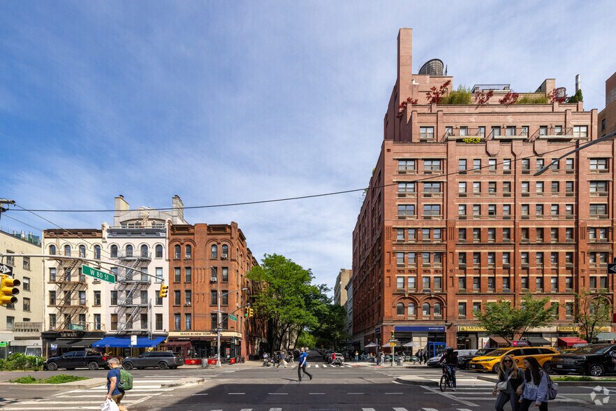 More Photos Of 180 W 80th St, New York Apartments For Lease