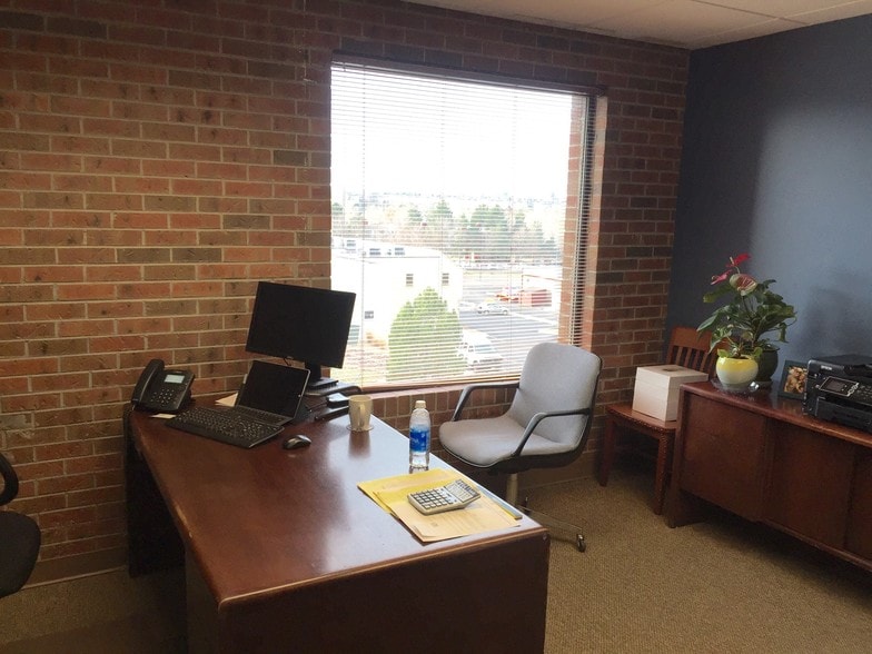 More Photos Of 3001 S Jamaica Ct, Aurora Office Residential For Sale