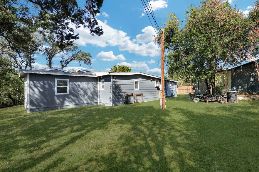 More Photos Of 1016 E Borgfeld Dr, San Antonio Flex For Sale