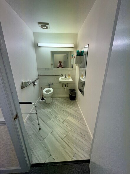 More Photos Of 508 N Commerce Ave, Front Royal Bank For Sale