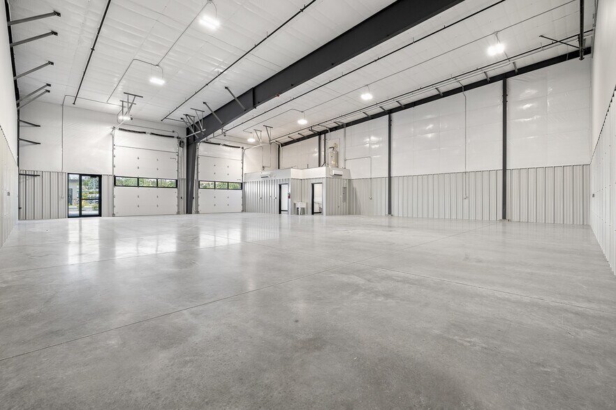 More Photos Of 3121 Leslie Rd, Richland Flex For Lease