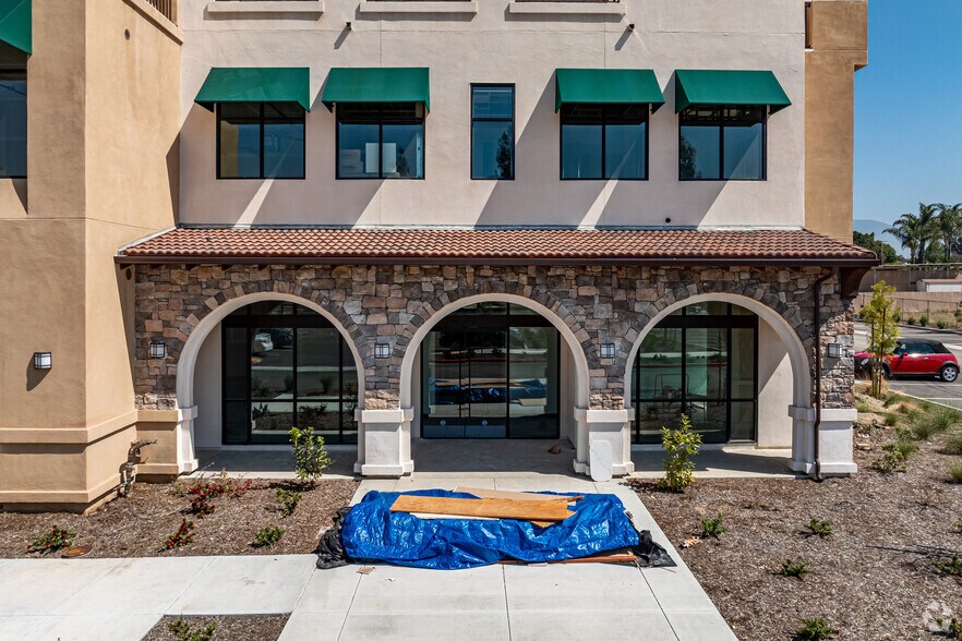 More Photos Of 5624 Philadelphia St, Chino Unknown For Lease