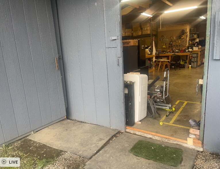 More Photos Of 5260 NW Highway 99, Corvallis Showroom For Lease