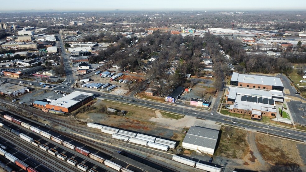 More Photos Of 1725 N Tryon St N, Charlotte Freestanding For Sale