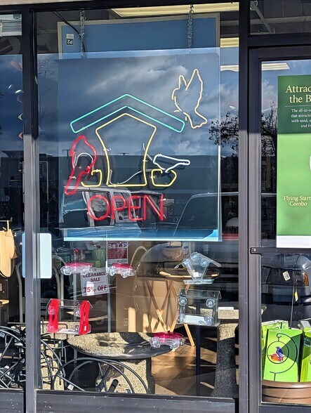 More Photos Of 961 Medford Ctr, Medford General Retail For Sale
