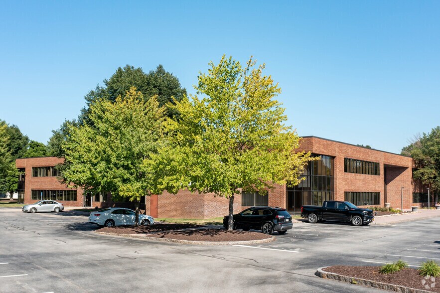 More Photos Of 1000 Pittsford Victor Rd, Pittsford Office For Lease