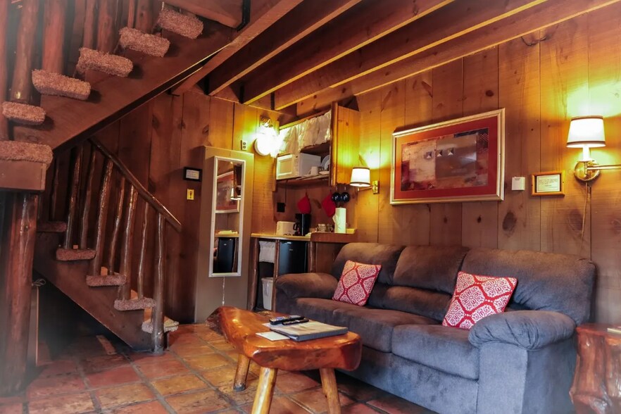 More Photos Of 88 Main St, Pinos Altos Hotel For Sale