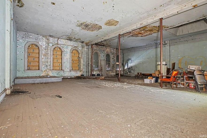 More Photos Of 116-118 N Main St, Goshen Specialty For Sale