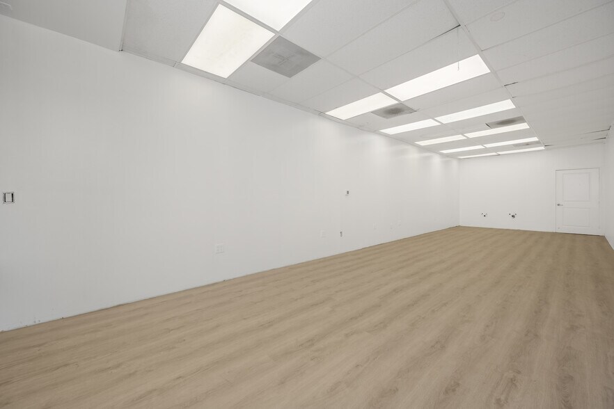 More Photos Of 1620 S Hoover St, Los Angeles Storefront For Lease