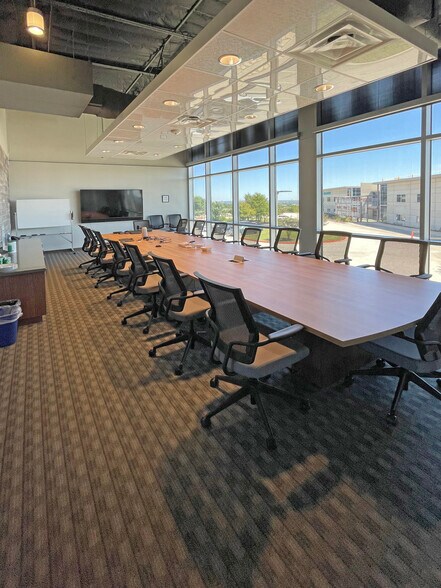 More Photos Of 9225 Bee Caves Rd, Austin Office For Lease