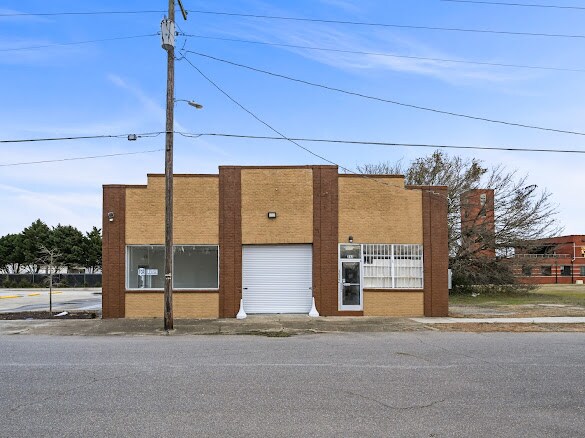 More Photos Of 312 N Center St, Goldsboro Freestanding For Lease