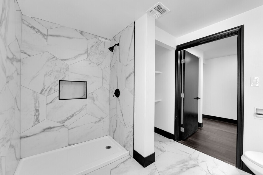 More Photos Of 530 S 7th St, Las Vegas Office Residential For Lease