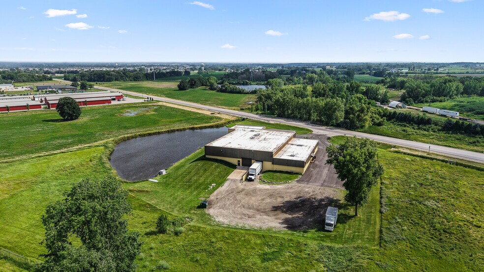 More Photos Of 560 Rolling Meadows, Fond Du Lac Light Distribution For Sale