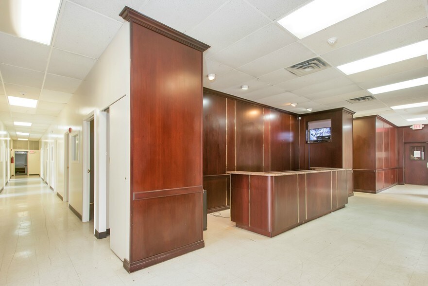 More Photos Of 145 N 5th Ave, Mount Vernon Office For Sale
