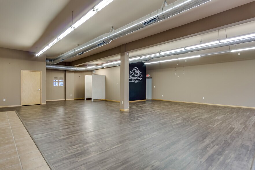 More Photos Of 2734-2751 London Rd, Eau Claire Storefront Retail Office For Sale