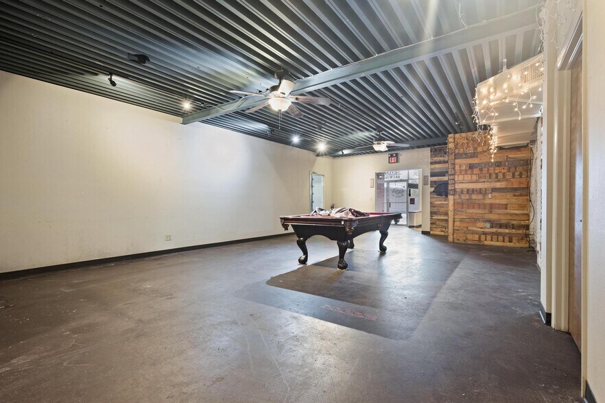 More Photos Of 325 E Lemon St, Tarpon Springs Warehouse For Sale