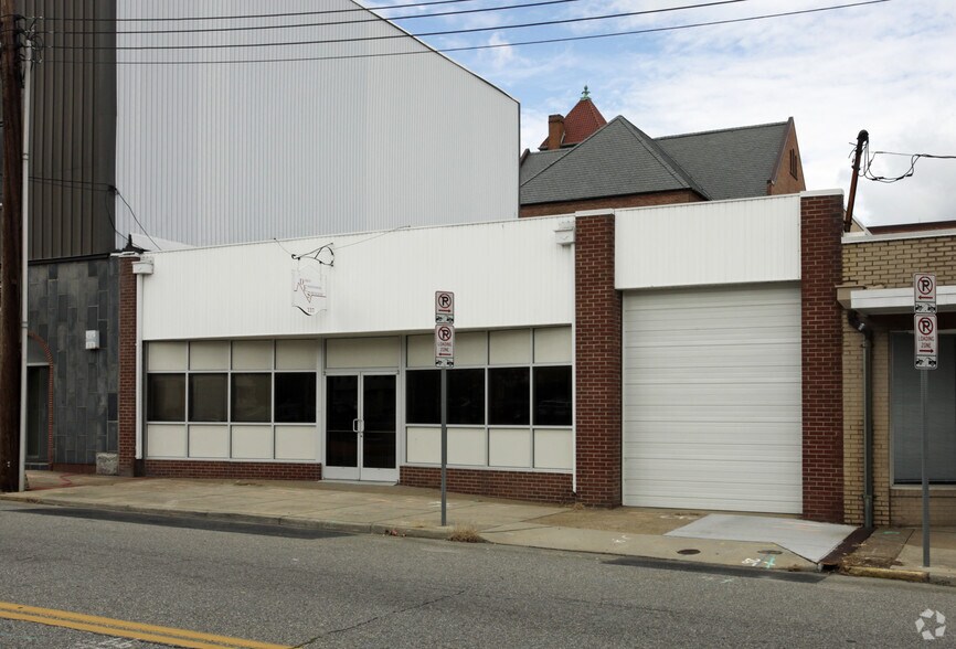 Primary Photo Of 227 28th St, Newport News Storefront Retail Office For Lease