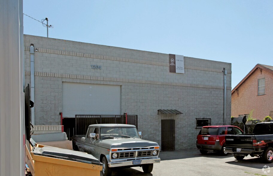 More Photos Of 1204 E 58th Dr, Los Angeles Warehouse For Sale