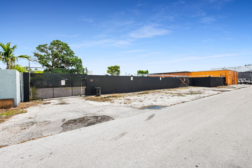 More Photos Of 1636 NE 12th Ter, Fort Lauderdale Manufacturing For Lease