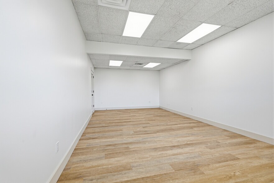 More Photos Of 1130 Hooper Ave, Toms River Office For Lease