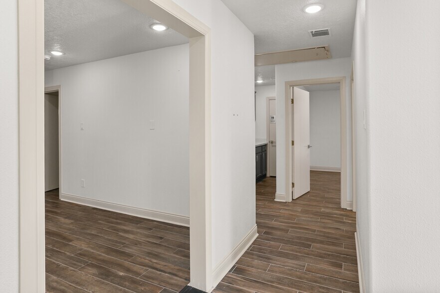 More Photos Of 1807 Grand Ave, Liberty Office For Lease