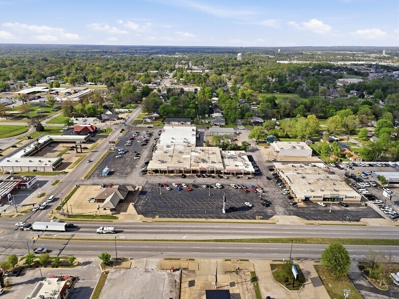 More Photos Of 151 Highway 412, Siloam Springs Unknown For Lease