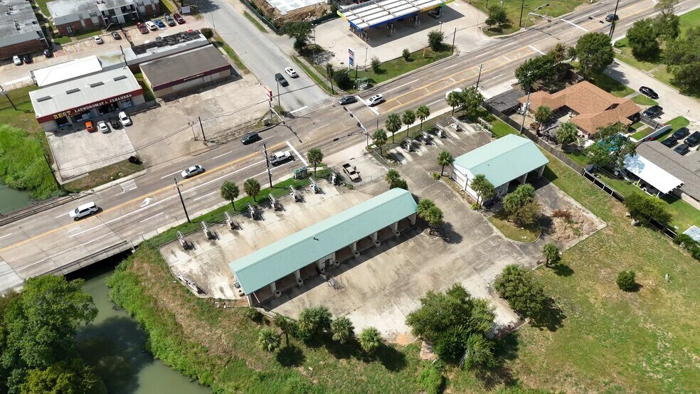 More Photos Of 3122 Garth Rd, Baytown Land For Sale